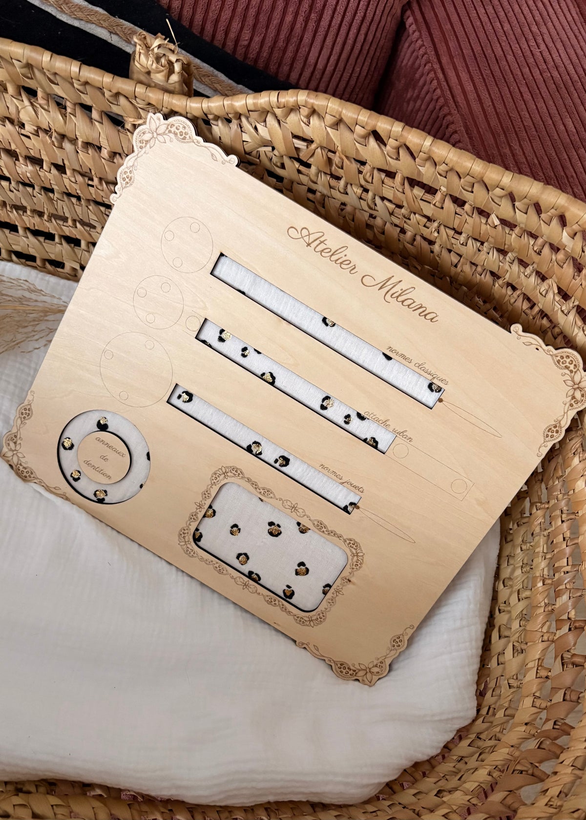 Planche gabarit attache tétine et compagnie