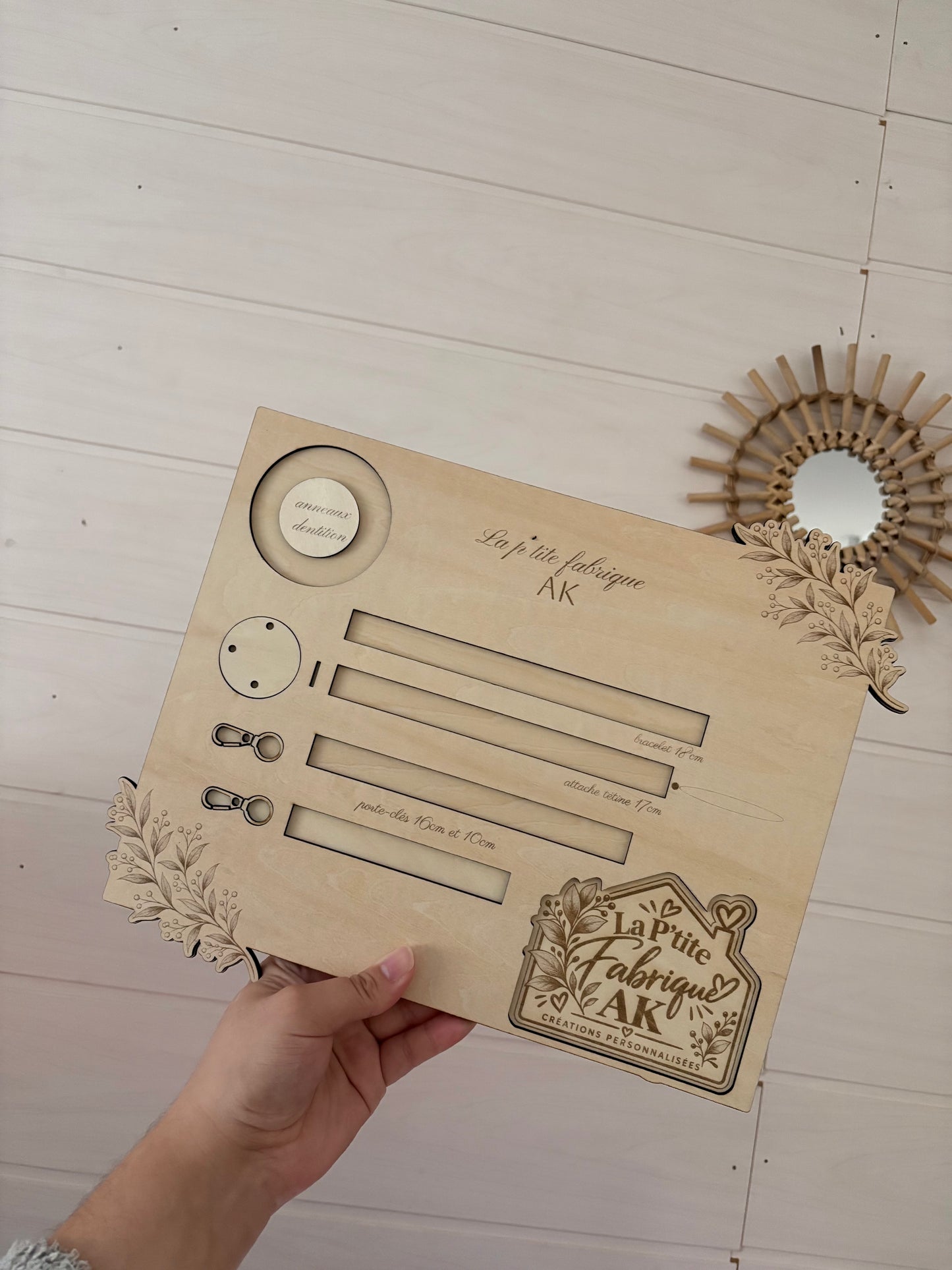 Planche gabarit attache tétine et compagnie
